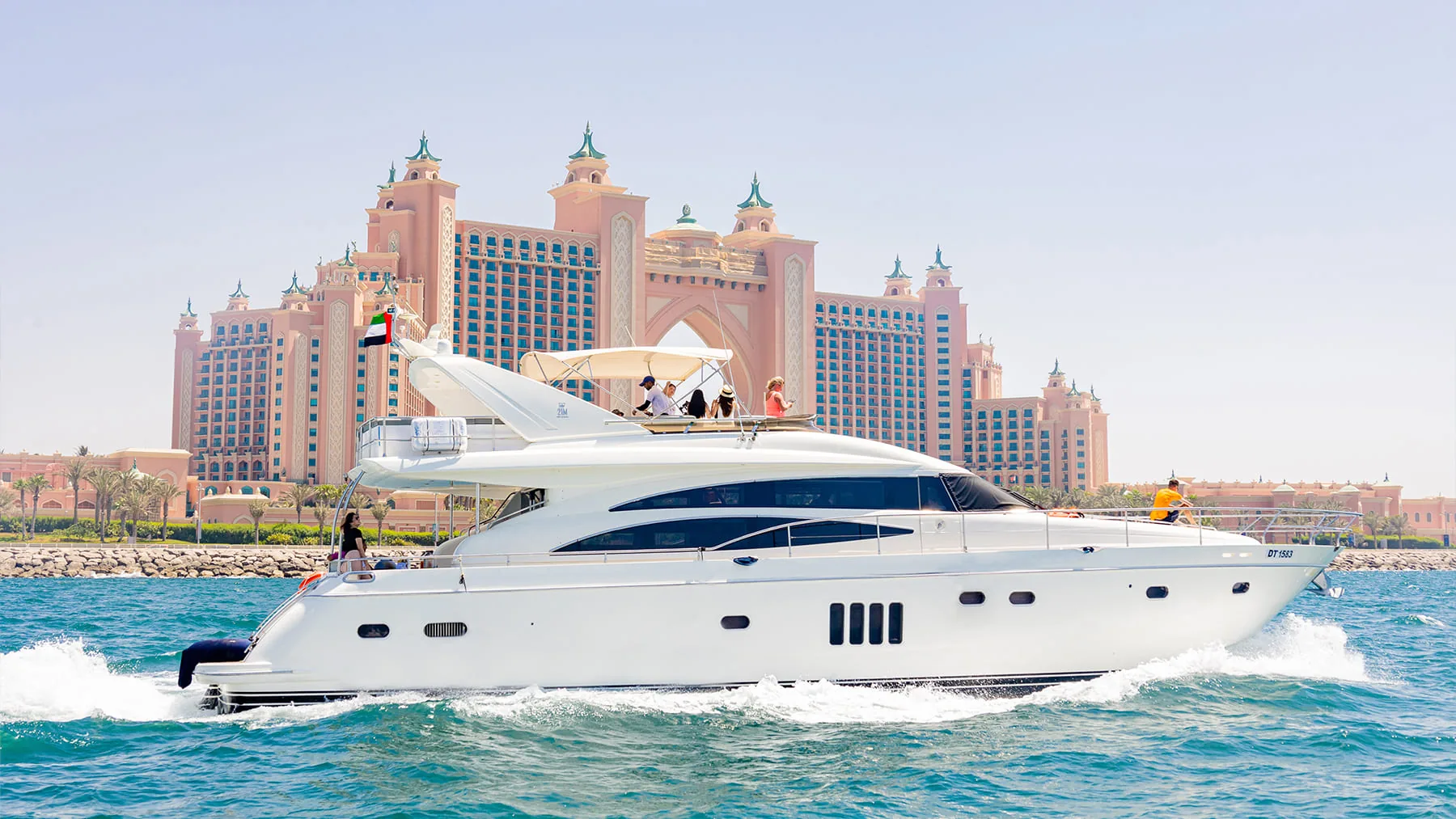 Shared Yacht Tour Dubai: Affordable Luxury Sailing Experience